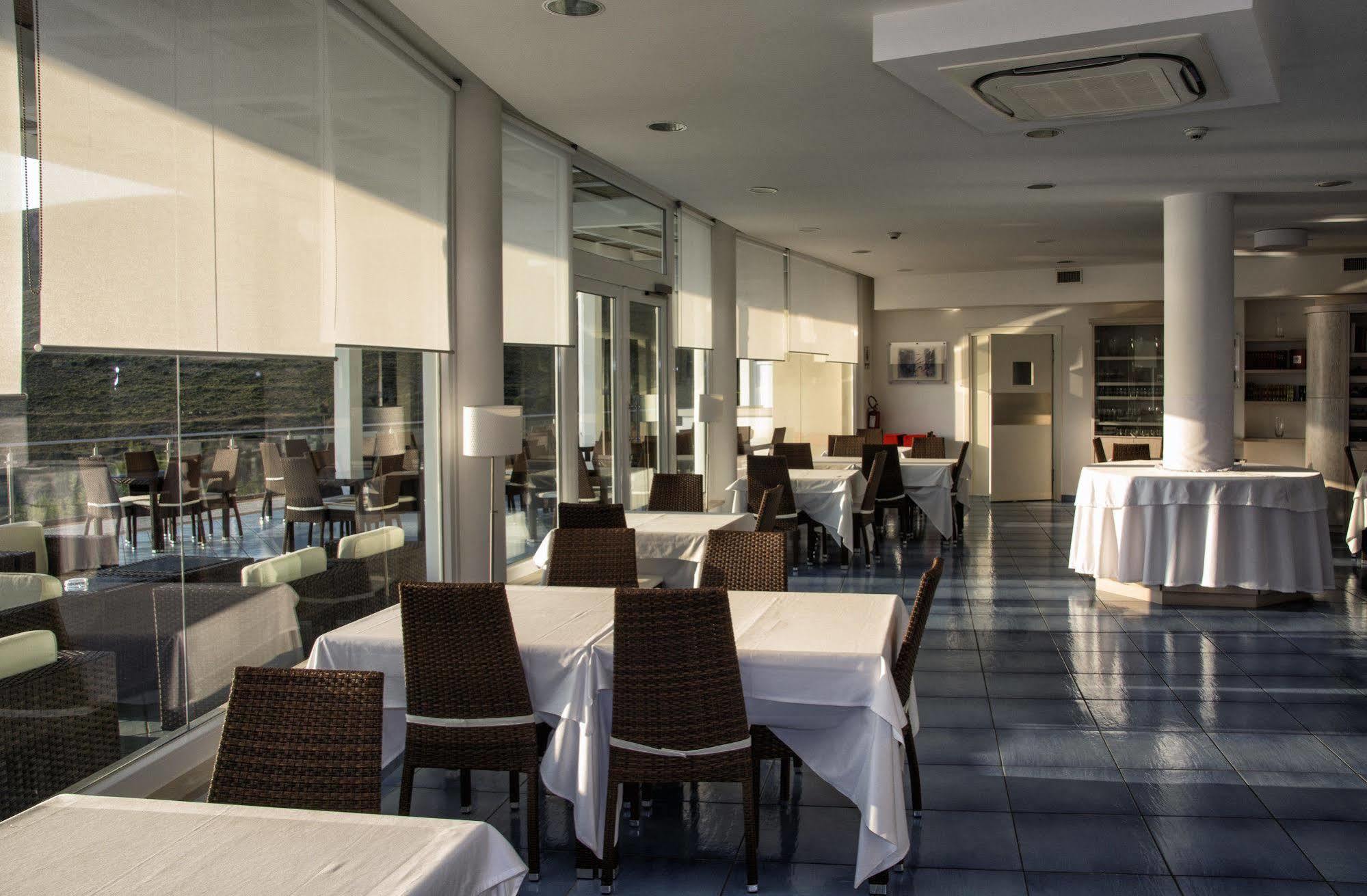 Moresco Park Hotel Sperlonga Dış mekan fotoğraf